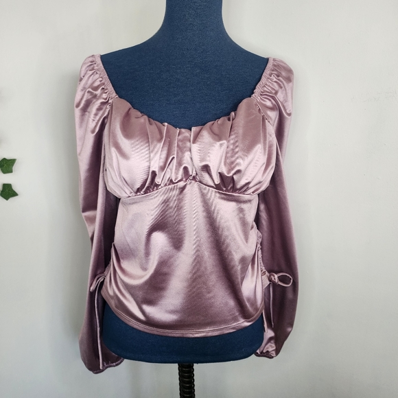 Madden NYC Satin Ruched Emma Top Balloon Sleeves - Picture 3 of 11